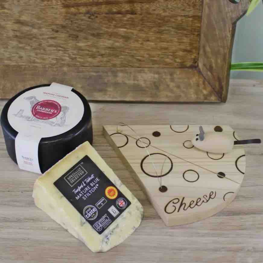 Wooden Cheese Board With Mouse Cheese Wire